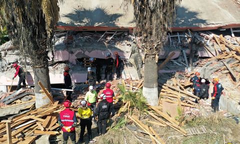 Manisa'da 6.6 Büyüklüğündeki Deprem İçin Tatbikat Gerçekleştirildi