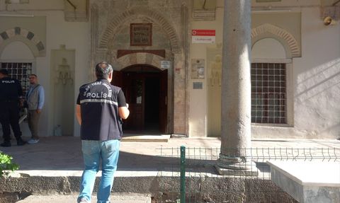 Manisa'da Camide Ahlaka Aykırı Davranış İddiasıyla İki Şüpheli Tutuklandı