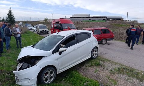 Manyas'ta Trafik Kazası: Bir Kişi Ağır Yaralandı