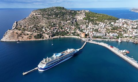 Marella Discovery 2 Kruvaziyeri Alanya'ya 1739 Turist Getirdi