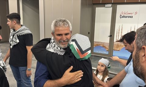 Mersin'de Muhammed Emin Işık'a Coşkulu Karşılama