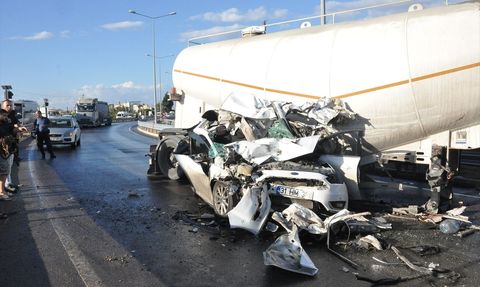 Mersin'de Zincirleme Trafik Kazası: 1 Yaralı