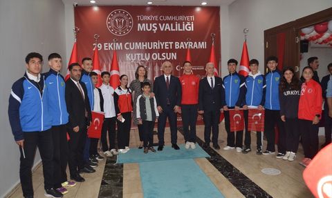 Muş'ta 29 Ekim Cumhuriyet Bayramı Coşkusu