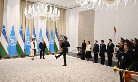 Özbekistan'dan UNESCO Genel Direktörüne Ödül