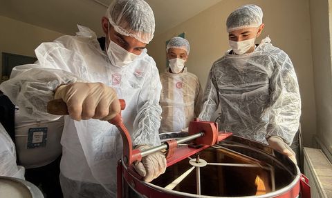 Özel Bireyler Arılarla Tanışıyor: TÜBİTAK Destekli Proje