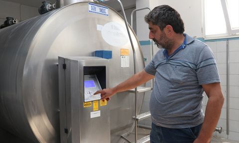 Sakarya'da Süt Üretimi Artıyor: Tarımsal Kalkınma Kooperatifi'nden Yeni Proje