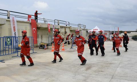 Samsun'da 7.4 Büyüklüğünde Deprem Tatbikatı Gerçekleştirildi