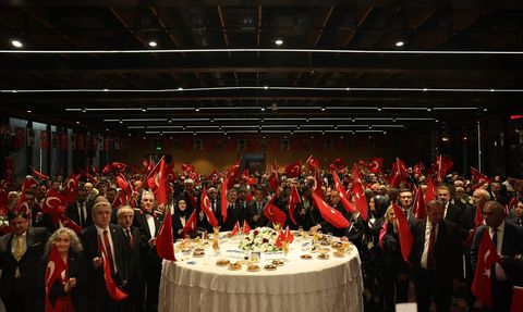 Samsun'da Cumhuriyet'in 102. Yılı Resepsiyonu Duygusal Anlarla Kutlandı