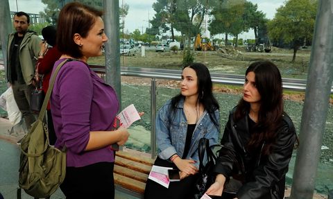 Samsun'da Tramvayda Meme Kanseri Farkındalığı