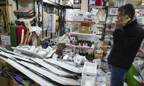 Sındırgı'da Deprem Sonrası Esnafın Üzüntüsü