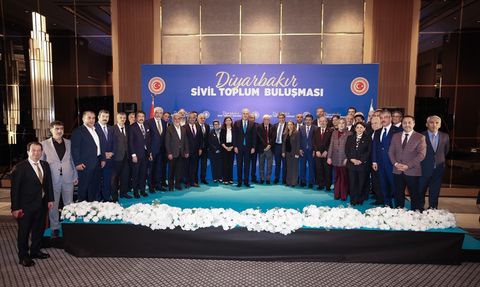 TBMM Başkanı Kurtulmuş, Diyarbakır'da Terörsüz Türkiye Vurgusu Yaptı