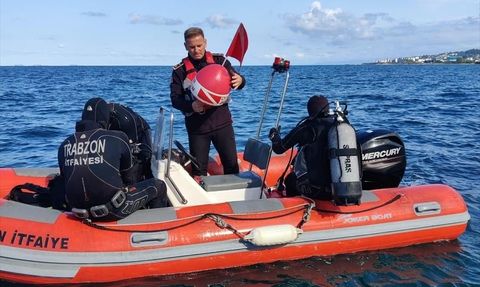 Trabzon'da Kaybolan Balıkçı İçin Arama Çalışmaları Devam Ediyor