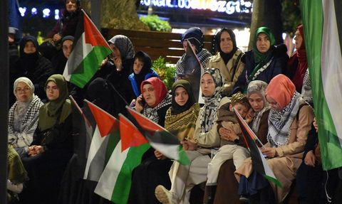 Trabzon'da Küresel Sumud Filosu'na Destek Gösterisi