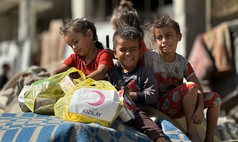 Türk Kızılay Gazze'de Gıda Yardımları ile Umut Oluyor