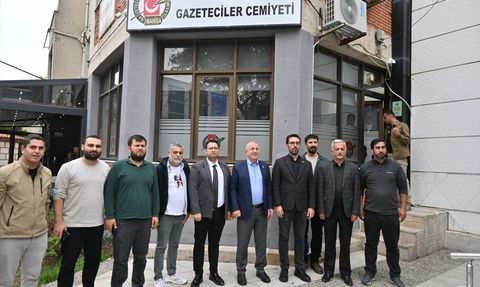 Ümit Özdağ Manisa Gazeteciler Cemiyetini Ziyaret Etti