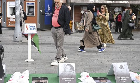 Üsküdar'da 'İzlemek Yetmez' Etkinliği Devam Ediyor