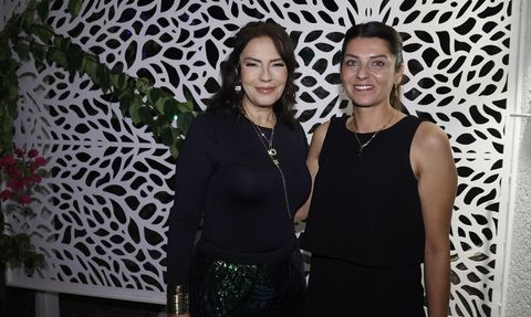 Yeşim Salkım, Kız Çocukları İçin Bodrum'da Konser Verdi