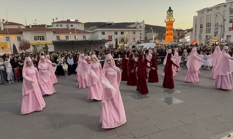 Yozgat'ta 1. Uluslararası Halk Dansları Şenliği Başladı