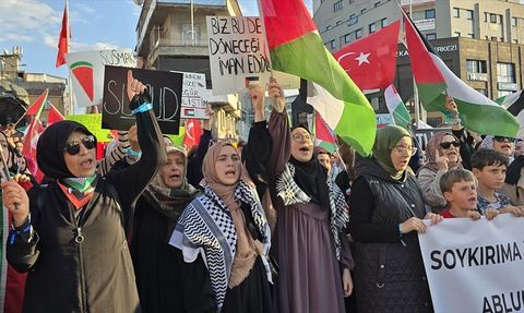 Zonguldak'ta Küresel Sumud Filosu'na Destek Yürüyüşü Düzenlendi