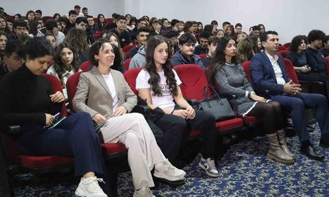 15 yaşındaki Elif Esmira Özdirim Avrupa Yıldızlar Tekvando Şampiyonu