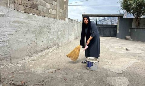 60 Yıllık Temizlik Geleneği Anne Mirası Olarak 10 Yıldır Kızı Tarafından Sürdürülüyor