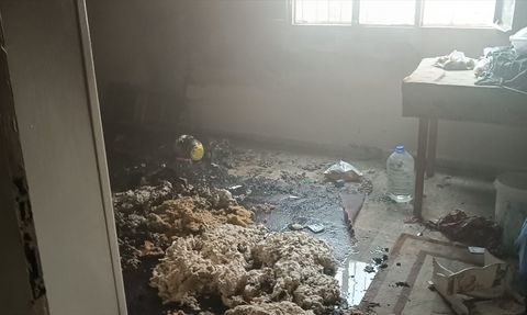 Adana'da Alevlere Müdahale: Anne ve Kızı Hastaneye Kaldırıldı