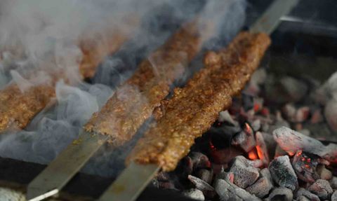 Adana kebabının 3. olması tepki çekti: Kebapçılar lobiyi suçladı