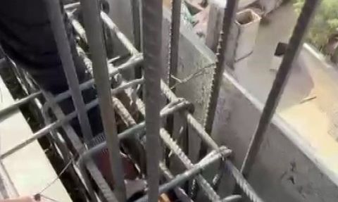 Adıyaman'da inşaatta sıkışan kedi beton dökümünden önce kurtarıldı