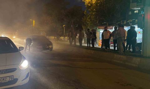 Adıyaman'da Seyir Halindeki Araç Alev Alev Yandı