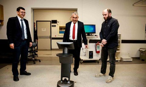 ADÜ Hastanesi'nde Asistan Asistanı ile Robot Destekli Acil Klinik Dönemi