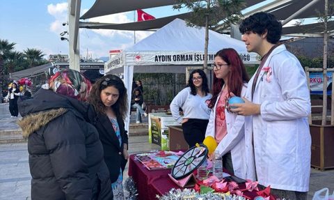 ADÜ Tıp Öğrencileri 'Hayatı Erteleme' Diyerek Meme Kanseri Farkındalığı Oluşturdu