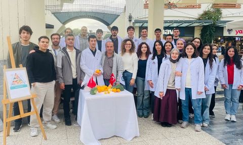 ADÜ Tıp Öğrencilerinden Sağlıklı Beslenme Farkındalığı Etkinliği