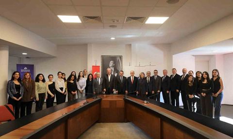 Aile Mahkemeleri Hukuk Kliniğini Tamamlayan Genç Hukukçular Sertifikalarını Aldı