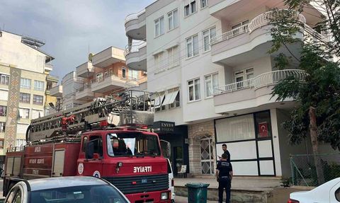 Alanya'da kilitli kapı paniği: Televizyon izleyen çocuk itfaiyeyi alarma geçirdi