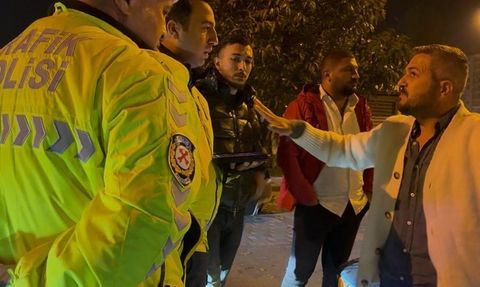 Alkollü sürücüden polise: 'Ehliyetimi alma, kemerden ceza yaz'