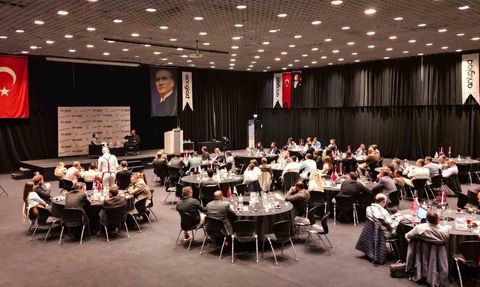 ANTGİAD'da Hüseyin Özbek ile 'başarı ve batış' üzerine söyleşi