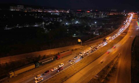 Ara tatil dönüşü Kırıkkale'de trafik yoğunluğu arttı