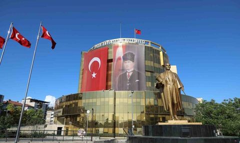 Aydın Büyükşehir'den Merkez Park'taki yeşil alan iddialarına yanıt