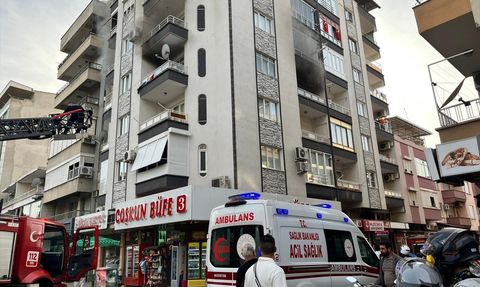 Aydın'daki Apartman Yangını Kontrol Altına Alındı