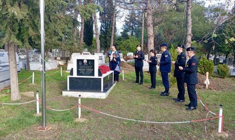 Babaeski'de Şehit Jandarma Üsteğmen Ersan Yenici Mezarı Başında Anıldı