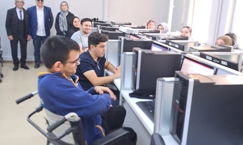Bafra'da engellilere yönelik Bilgisayar İşletmenliği Kursu başladı
