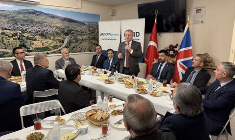 Bakan Bak Londra'da Diaspora Gücünü Vurguladı