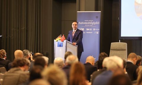 Bakan Kacır'tan Alman firmalarına Türkiye'ye yatırım çağrısı