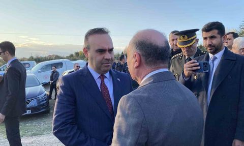 Bakan Kacır’tan Şehit Astsubay Burak İbbiği’nin Ailesine Taziye Ziyareti