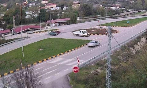 Bartın'da 6 kişinin yaralandığı kaza güvenlik kamerasında