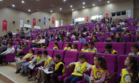 BARÜ'de Geleceğin Bilim İnsanları Projelerini Sergiledi