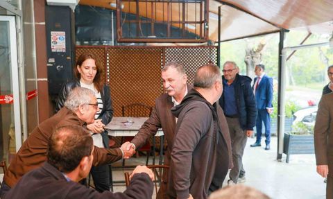 Başkan Balaban Laleli Mahallesi’nde esnafı ziyaret etti