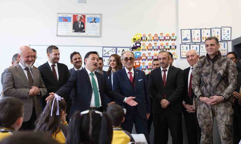 Başkan Çolakbayrakdar: Eğitim İçin Ne Gerekiyorsa Her Zaman Hazırız