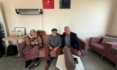 Başkan Kepenek’ten Yaşlı Rehabilitasyon Merkezine Anlamlı Ziyaret