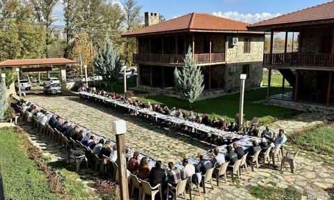 Başkan Pütün, Beyağaç'ta Öğretmenlerle Öğle Yemeğinde Buluştu